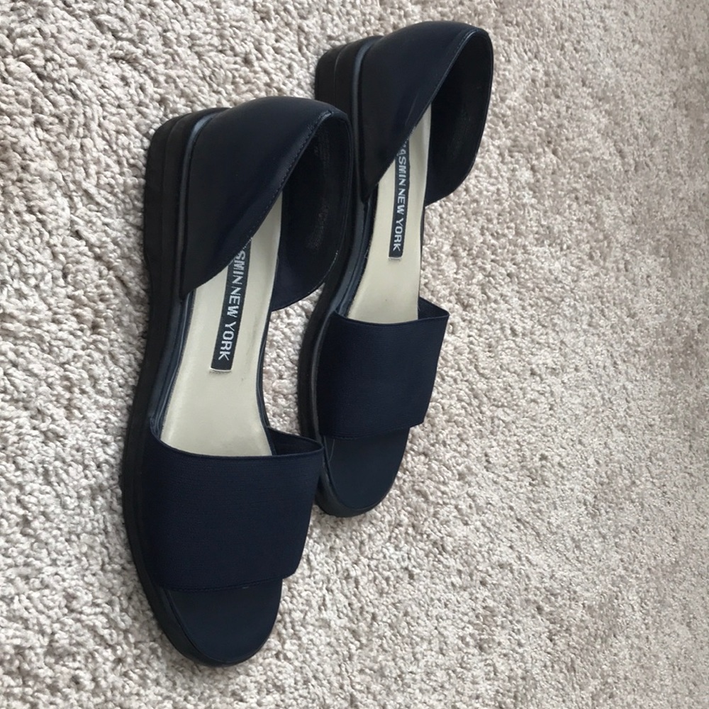 Casual navy leather flats